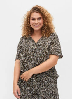 Zizzi Printed Pyjama Top In Viscose