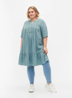 Zizzi Striped Viscose Dress With Lace Ribbons -Chic Soldes M58695A 0677 ModelFullBody