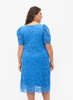 Zizzi Lace Dress With Puff Sleeves And V-neck -Chic Soldes M58837A 1782 ModelBack
