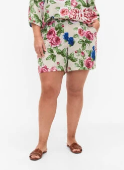 Zizzi Shorts With Floral Print -Chic Soldes M58875C 9989 ModelDetail1