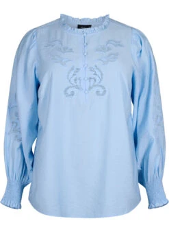Zizzi Blouse With Ruffles And Broderie Anglaise -Chic Soldes M58985A 2158 Front
