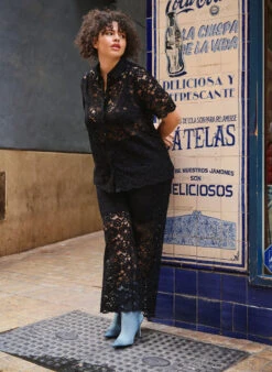 Zizzi Lace Shirt With Short Sleeves