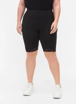 Zizzi 2-pack Cycling Shorts With Lace Trim -Chic Soldes M59981F 0199 ModelDetail2