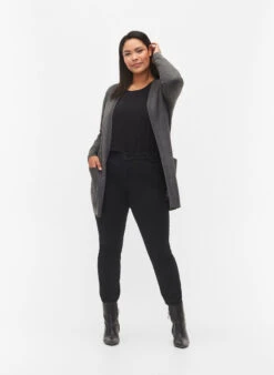 Zizzi Long Knitted Cardigan In A Viscose Blend -Chic Soldes M61099E 1801 ModelFullBody