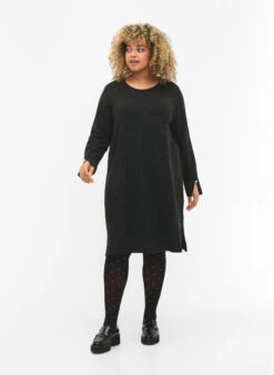 Zizzi Knitted Dress With Slit In The Sleeves -Chic Soldes M61187A 1801 ModelFullBody