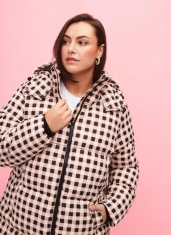 Zizzi Checked Puffer Winter Jacket 12 Zizzi Checked Puffer Winter Jacket -Chic Soldes M61271A 0199 ModelDetail1