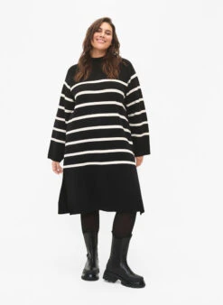 Zizzi Striped Knit Dress With Turtleneck -Chic Soldes M61276B 0199 ModelFullBody