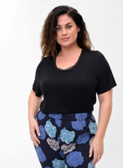 Zizzi Short-sleeved Pyjama Top In Viscose