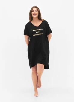 Zizzi Organic Cotton Nightdress With V-neck -Chic Soldes M70007D 0199 ModelFullBody