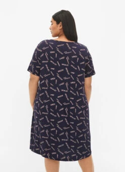 Zizzi Short-sleeved Viscose Nightgown With Print -Chic Soldes M70021A 1496 ModelBack