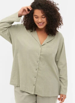 Zizzi Cotton Shirt With Structured Fit -Chic Soldes M70025A 1563 ModelDetail1