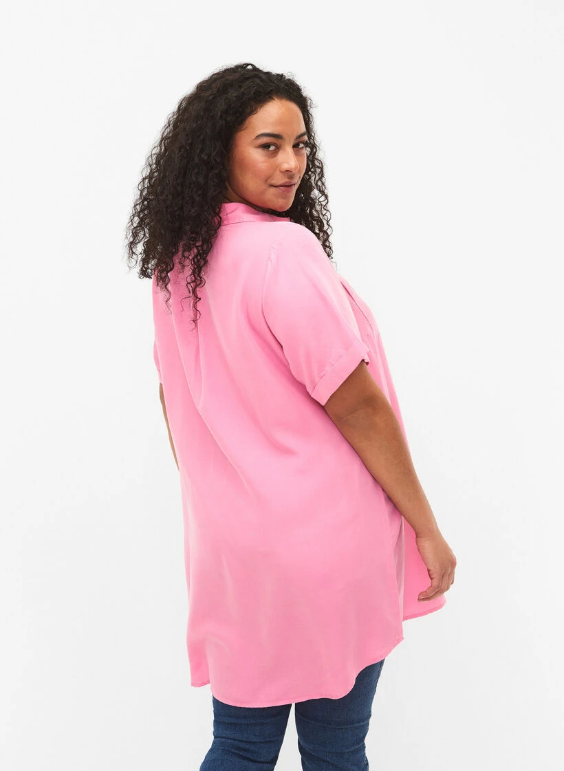 Zizzi Short-sleeved Tunic In Lyocell (TENCEL™) 4 Zizzi Short-sleeved Tunic In Lyocell (TENCEL™) – Image 2