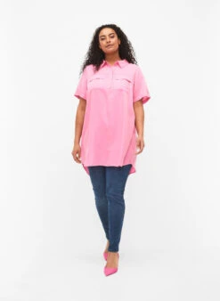 Zizzi Short-sleeved Tunic In Lyocell (TENCEL™) 10 Zizzi Short-sleeved Tunic In Lyocell (TENCEL™) -Chic Soldes M90005C 0964 ModelFullBody