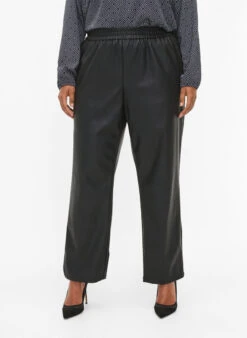 Zizzi Faux Leather Trousers With Pockets -Chic Soldes M90023C 0199 ModelDetail1