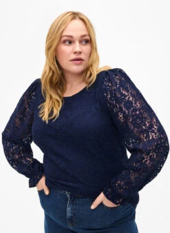 Zizzi Lace Blouse With Long Sleeves