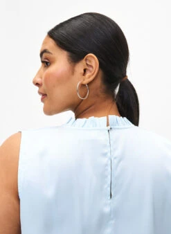 Zizzi Halterneck Party Top In Satin -Chic Soldes M90052A 0303 ModelDetail1