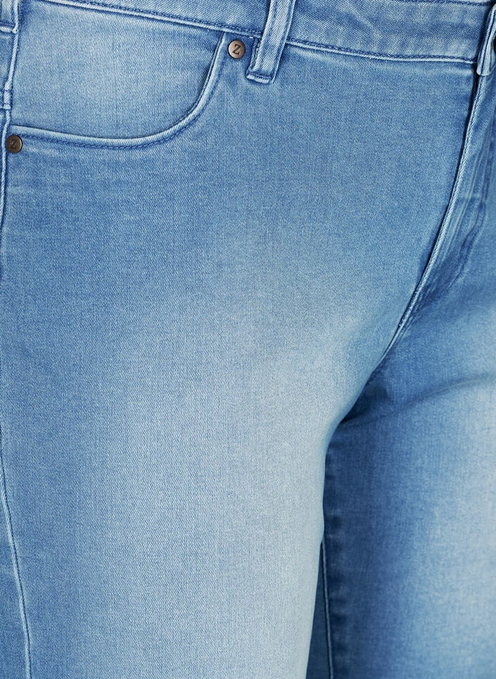 Zizzi Slim Fit Emily Short With A Regular Waist 10 Zizzi Slim Fit Emily Short With A Regular Waist – Image 8