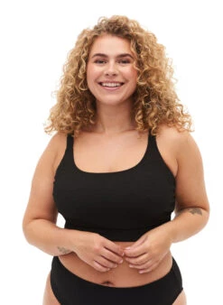 Crepe Texture Bikini Top 10 Crepe Texture Bikini Top -Chic Soldes S00581A 0199 ModelFullBody