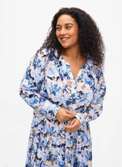 Zizzi Printed Viscose Midi Dress With Long Sleeves 12 Zizzi Printed Viscose Midi Dress With Long Sleeves -Chic Soldes V00035V 8003 ModelDetail1