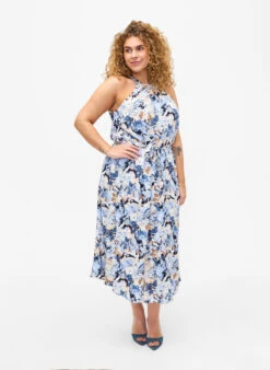 Zizzi Viscose Cocktail Dress With Halterneck