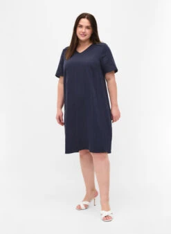Zizzi Short-sleeved Cotton Dress With Lace Details -Chic Soldes V00037J 1496 ModelFullBody