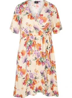 Zizzi Wrap Dress With Floral Print And Short Sleeves -Chic Soldes V00038H 2280 Front