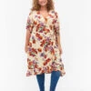 Zizzi Wrap Dress With Floral Print And Short Sleeves -Chic Soldes V00038H 2280 ModelFront