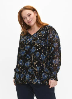 Zizzi Floral Blouse With Long Sleeves And V Neck