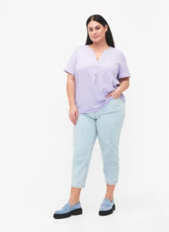 Zizzi Short-sleeved V-neck Blouse -Chic Soldes V10000B 1716 ModelFullBody