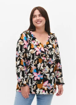 Zizzi Printed Blouse With Ruffles