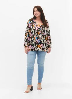 Zizzi Printed Blouse With Ruffles -Chic Soldes V10000D 9991 ModelFullBody