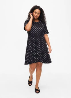 Zizzi Cotton Dress With Short Sleeves And Dots -Chic Soldes V50036H 0199 ModelFullBody