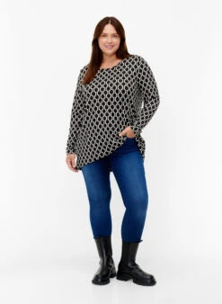 Zizzi Patterned Blouse With Long Sleeves -Chic Soldes V50131V 0747 ModelFullBody