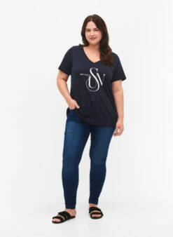 Zizzi Cotton T-shirt With Print -Chic Soldes V50224C 1494 ModelFullBody
