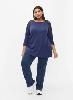 Zizzi Blouse With 3/4 Sleeves And Lace Detail -Chic Soldes V50600B 1490 ModelFullBody