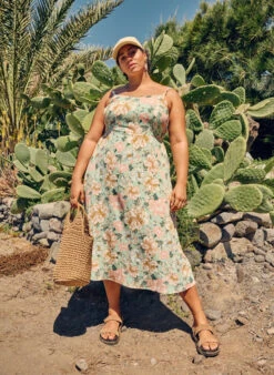 Zizzi Floral Viscose Strap Dress With Smocking