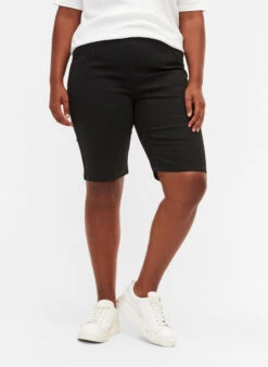 Zizzi Close-fitting Shorts With Back Pockets -Chic Soldes V90139A 0199 ModelDetail2