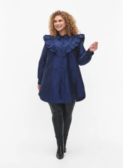 Zizzi Solid Colored Shirt With Ruffle Detail -Chic Soldes X96098B 0291 ModelFullBody