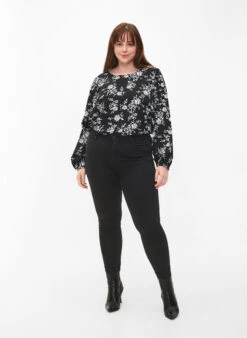 Zizzi Blouse With Puff Sleeves -Chic Soldes X96127B 9999 ModelFullBody