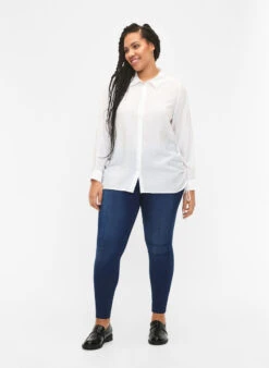 Zizzi Viscose Shirt With Ruffle Detail -Chic Soldes X96168E 1101 ModelFullBody