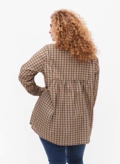 Zizzi Checked Shirt Blouse With Ruffles -Chic Soldes X96214A 9990 ModelBack
