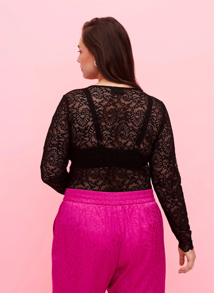 Zizzi Long-sleeved Lace Bodystocking With V-neck 4 Zizzi Long-sleeved Lace Bodystocking With V-neck – Image 2