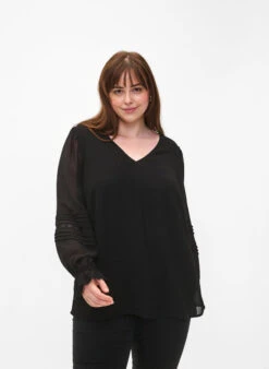 Zizzi V-neck Blouse With Ruffle Sleeves