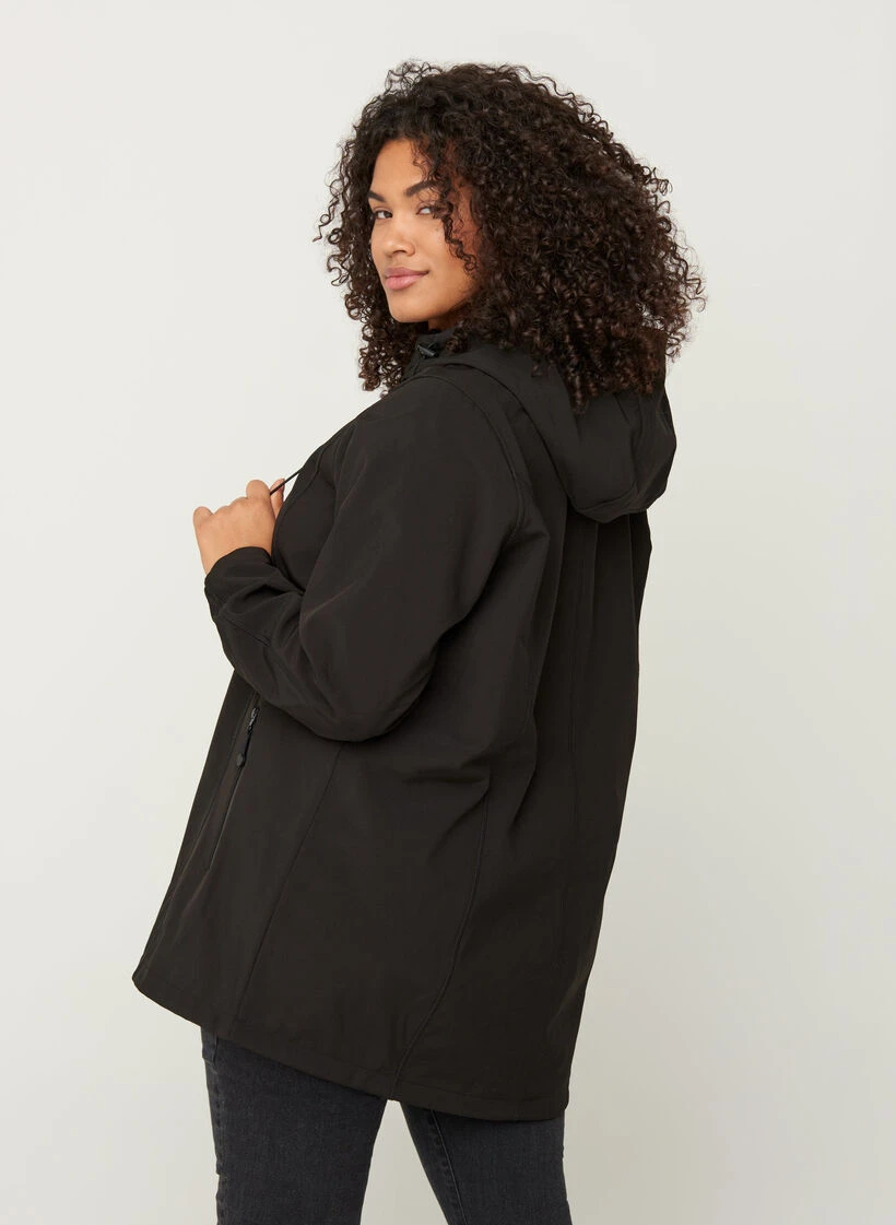 Zizzi Short, Hooded Softshell Jacket 5 Zizzi Short, Hooded Softshell Jacket – Image 3